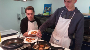 Bon balanç del taller de cuina per a adolescents