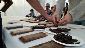 Primer taller gastronòmic a la biblioteca 