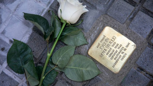 L'Escala disposarà de 10 llambordes en homenatge als deportats als camps nazis