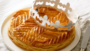 La comunitat estrangera de l'Escala celebra la Galette des Rois
