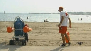 La Creu Roja amplia el material tècnic al socorrisme de platges