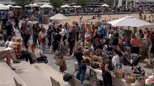 La UBET celebra una botiga al carrer molt concorreguda