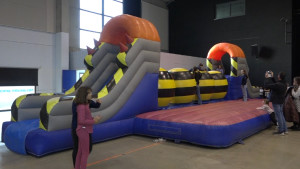 El trifàssic porta més de 500 nens i nenes a la Sala Polivalent