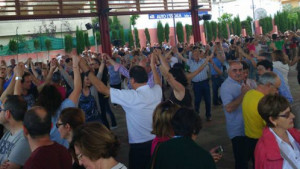Molt públic segueix la 41ena edició de l'Aplec de la sardana de l'Escala.