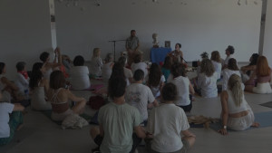 'Emporiom' celebra el solstici d'estiu amb la pràctica del Ioga