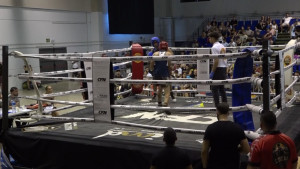 Abderrahim i Omar es coronen en la vetllada de boxa de l'Escala