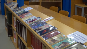 Les recomanacions d'estiu de la Biblioteca Víctor Català atrauen l'interès dels lectors