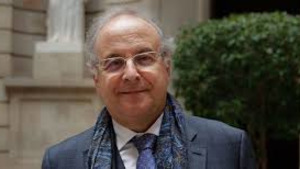 El candidat a presidir el CxR Jordi Domingo visita l'Escala
