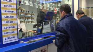 La Loteria de Nadal passa de llarg a l'Escala