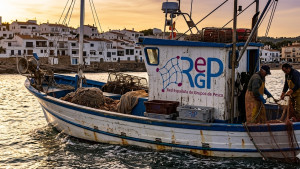 Més d'un centenar de professionals del sector pesquer es reuneixen a l'Escala