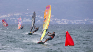 Primer eslàlom puntuable al Mundial de Windsurf