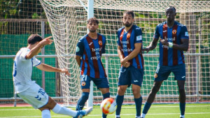 Maynau i Arimany donen la primera victòria a l'Escala