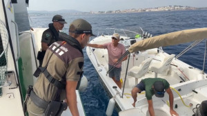 Els agents rurals intensifiquen la vigilància marítima a la Badía