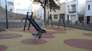El Parc del III Centenari estrena paviment i mobiliari