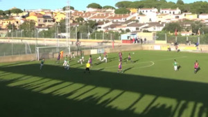 Suspendre o reprendre la Primera Catalana de futbol? L'Escala, Girona B i la Jonquera responen