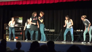 El CER reactiva activitats com el teatre i la cantadeta d'havaneres