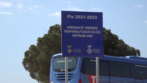 Últims detalls al camí peatonal de l'accés sud