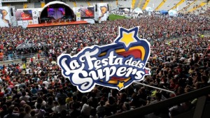 Pares i mares organitzen un autobús per anar a la Festa dels Súpers, de dissabte