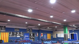 Millores en l'enllumenat a la sala del tennis taula