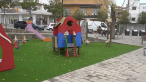 Obert al públic el parc de la Plaça de les Escoles