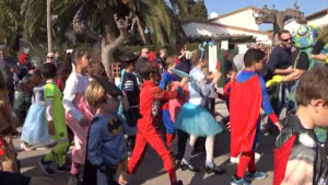 L'Escola Esculapi celebra el dijous de carnaval