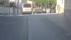 Estrena de la vorera eixamplada del carrer Rusiñol