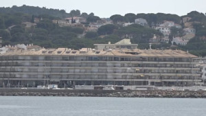 En Comú l'Escala demana aplicar la taxa turística a polítiques d'habitatge