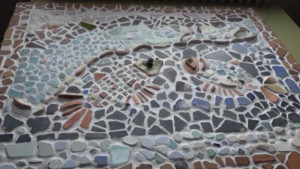 S'instal·len els mosaics de l'Escola Empúries