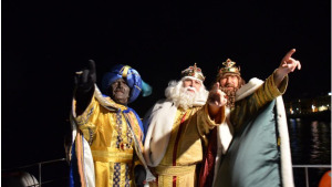 El Reis d'Orient rebran els nens a Plaça Catalunya