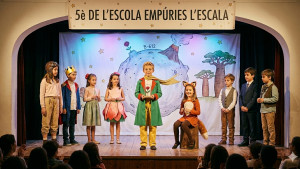 Els alumnes de 5è de l'Escola Empúries representen les cançons de 'El Petit Príncep'