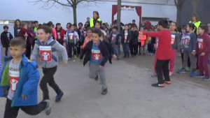 La cursa solidària de l'Escola Empúries recapta més de 2400 euros