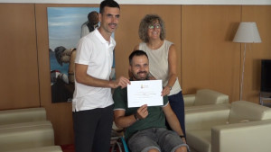 L'Escala fa un donatiu de 1.000 euros a la Fundació Esclerosi Múltiple