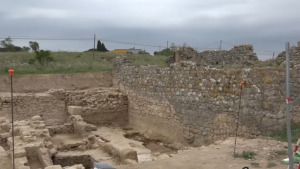 Al descobert la basílica del conjunt episcopal d'Empúries