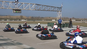 64 pilots de karts fan rugir els motors al Karting l'Escala