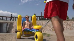 Augmenten els serveis adaptats de Creu Roja a les platges