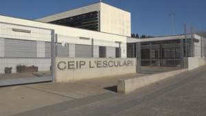Primer dia de classe per a uns 200 alumnes de l'escola l'Esculapi