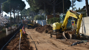 Continuen les obres d'urbanització del carrer Barcelona