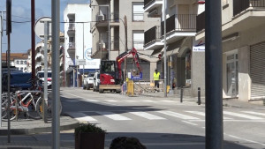 Es reprenen els treballs per millorar l'accessibilitat a voreres i passos de vianants