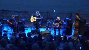 Ple absolut en els concerts del festival Portalblau a la Mar d'en Manassa
