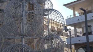 Comença la instal·lació de la lluminària de Nadal