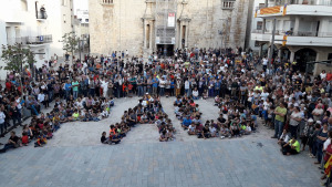 Un miler de persones a la plaça de l'ajuntament 3 Oct