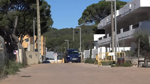 Renovació de lluminàries a l'accés de la platja de Montgó