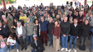 Més d'un centenar d'amics i familiars del músic Ramon Manent li organitzen un homenatge