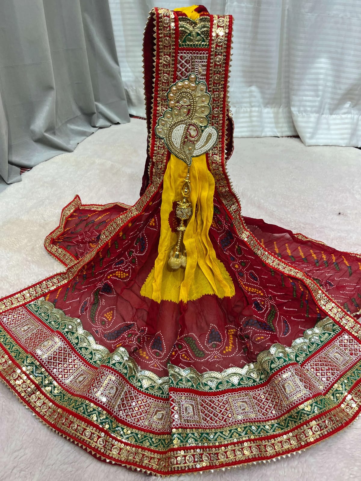 Georgette Fabric Ready-Made Dupatta with Stylish Brooch Accent and Lemon Pilla Colour