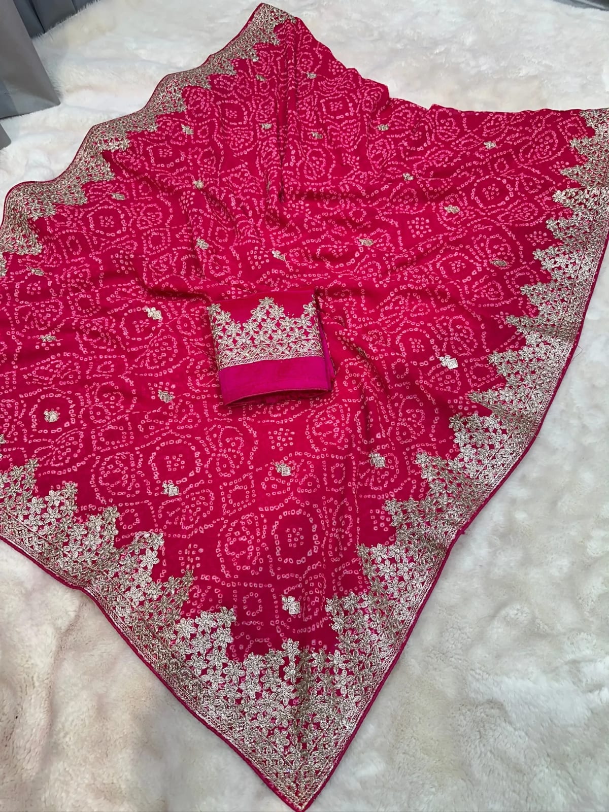 Bandhej Saree in Georgette Fabric with Pitton Zari Embroidery Diamond Work