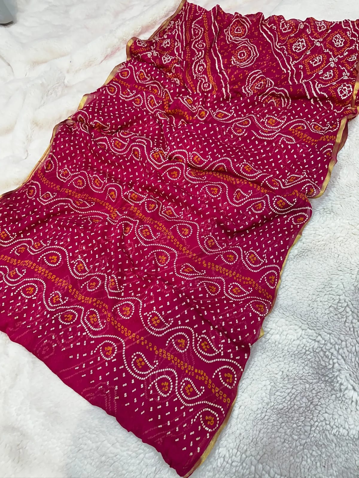 Bandhej Saree in Chiffon Fabric with Bandhej Print and Weaving Zari Border