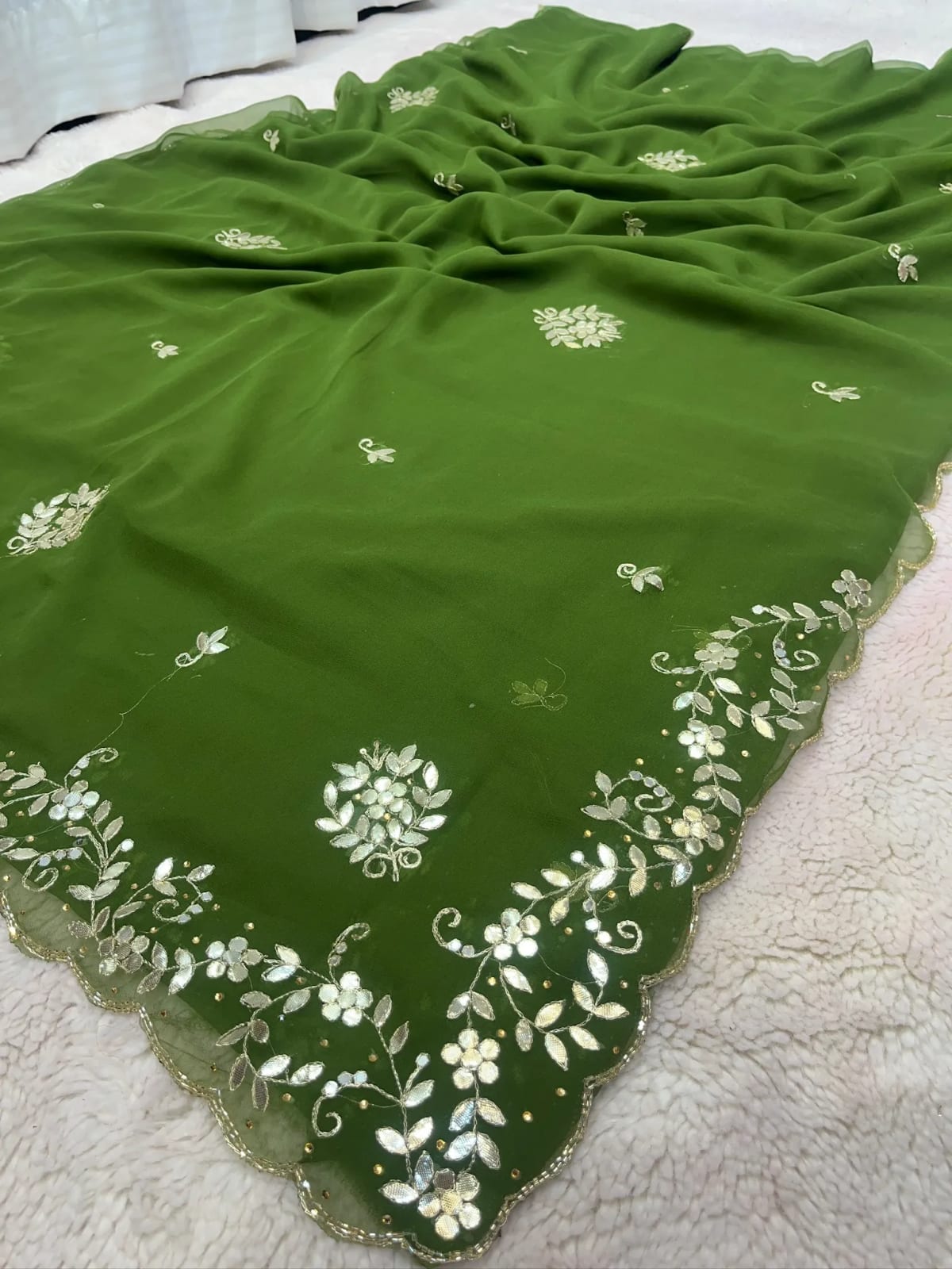 Elegant Chiffon Fabric Gota Patti Saree with Handcrafted Gota Detailing