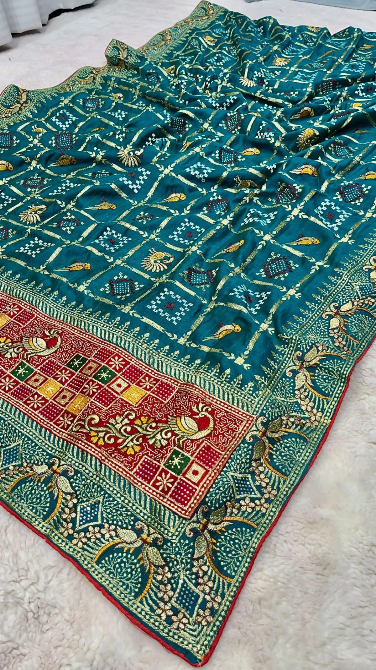Royal Rajwadi Designer Saree in Russian Silk Fabric with Heavy Zari Thread Embroidery