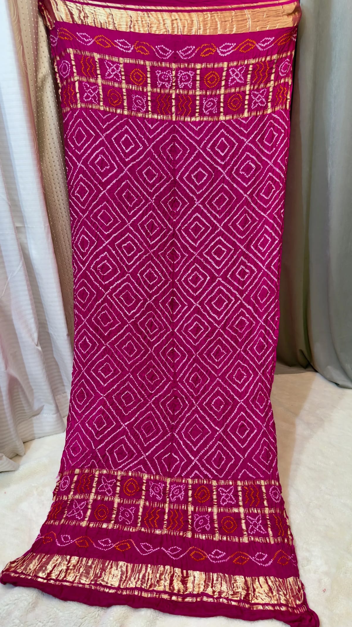 Royal Handcrafted Bandhej Dupatta in Pure Gaji Silk Fabric | Heritage Tie-Dye Elegance