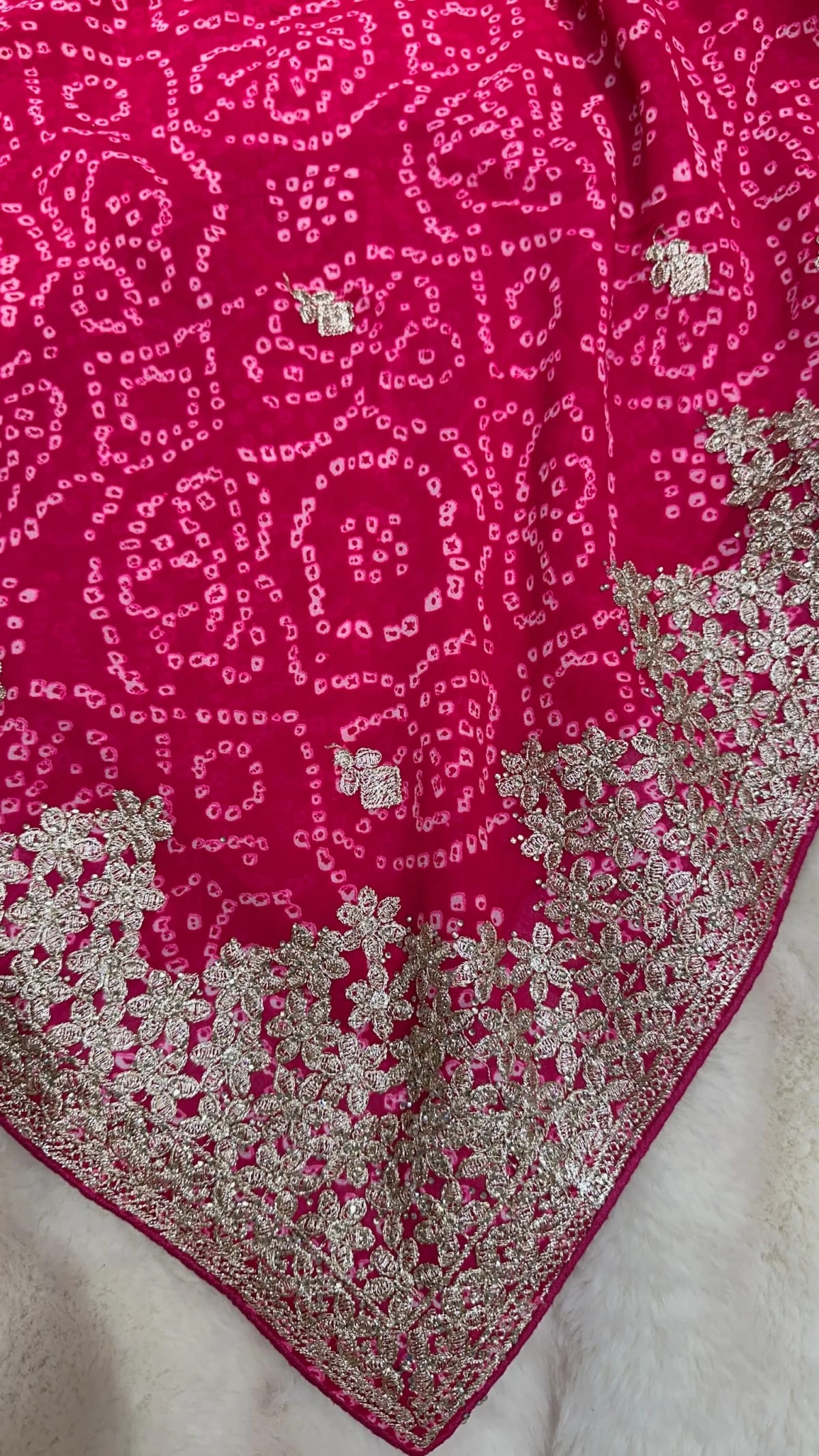 Bandhej Saree in Georgette Fabric with Pitton Zari Embroidery Diamond Work